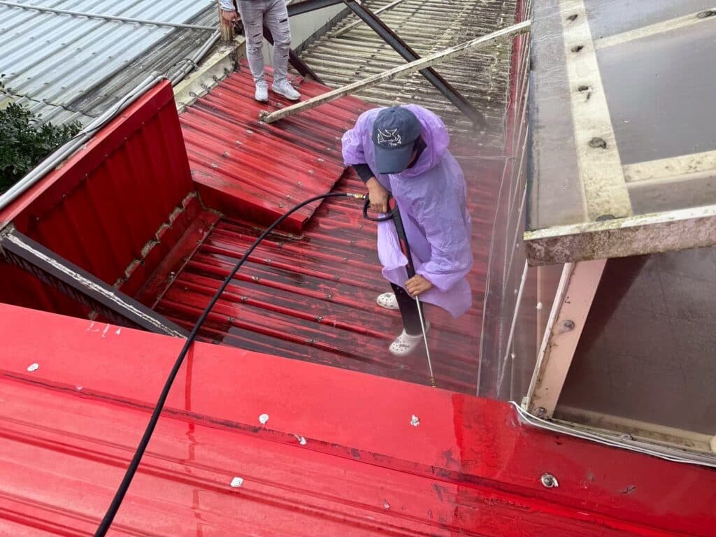 蘇澳鐵皮漏水塞水路